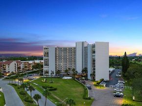 336 Golfview Road 719, North Palm Beach FL 33408