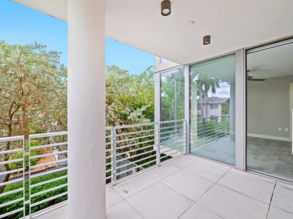 133 Isle of Venice Dr 201, Fort Lauderdale FL 33301