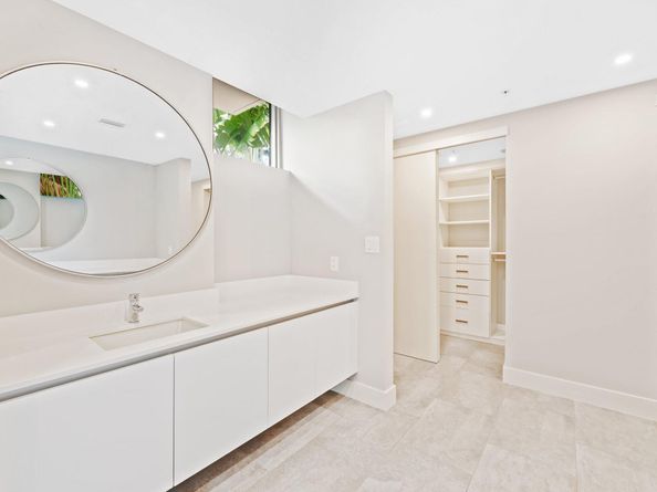 133 Isle of Venice Dr 201, Fort Lauderdale FL 33301