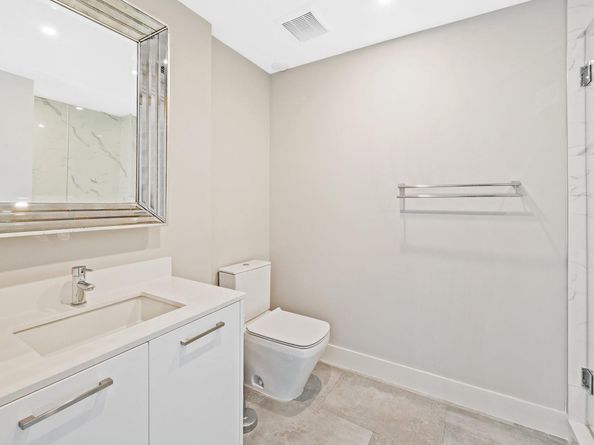133 Isle of Venice Dr 201, Fort Lauderdale FL 33301