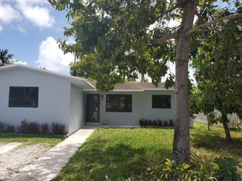 440 NE 174th St