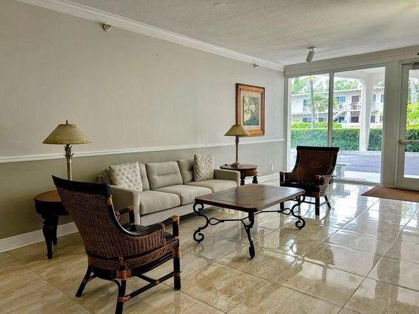 125 S Ocean Avenue 207, Palm Beach Shores FL 33404