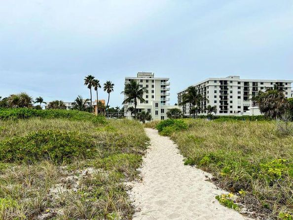 125 S Ocean Avenue 207, Palm Beach Shores FL 33404