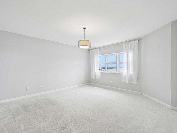 2650 Lake Shore Drive NE 1006, Riviera Beach FL 33404