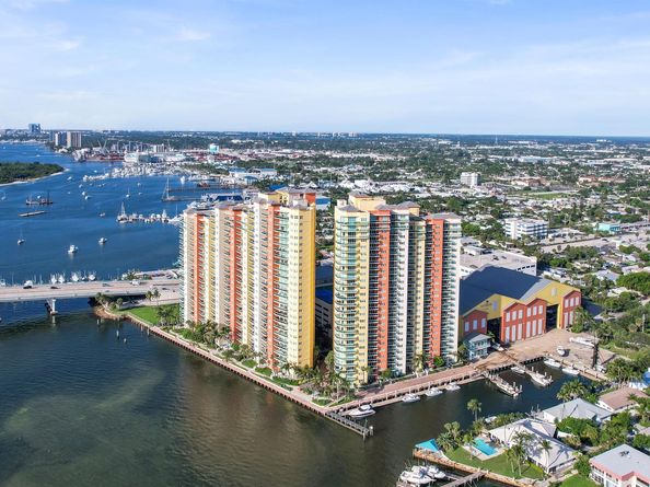 2650 Lake Shore Drive NE 1006, Riviera Beach FL 33404