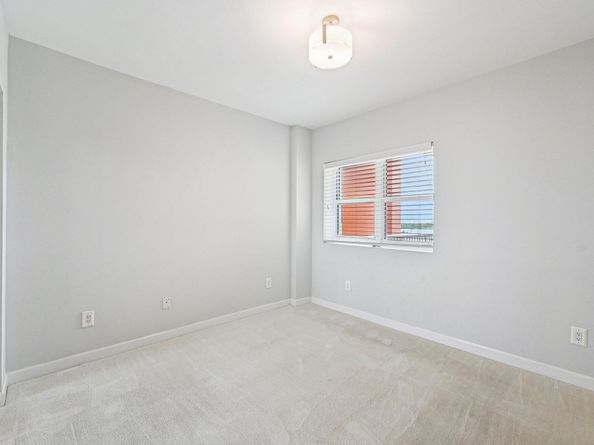2650 Lake Shore Drive NE 1006, Riviera Beach FL 33404