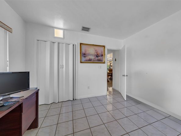 20130 NE 25th Ct, Miami FL 33180