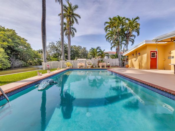 20130 NE 25th Ct, Miami FL 33180
