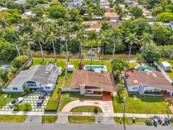 20130 NE 25th Ct, Miami FL 33180
