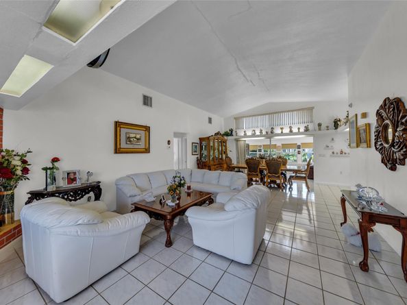 20130 NE 25th Ct, Miami FL 33180