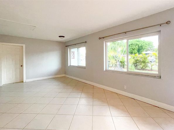 6214 Flagler St, Hollywood FL 33023