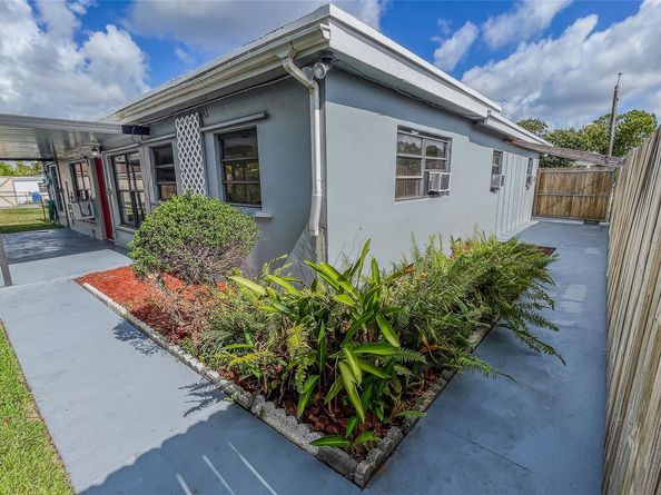 6214 Flagler St, Hollywood FL 33023
