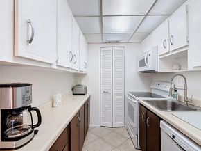 201 178th Dr 315, Sunny Isles Beach FL 33160