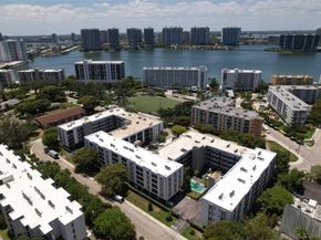 201 178th Dr 315, Sunny Isles Beach FL 33160