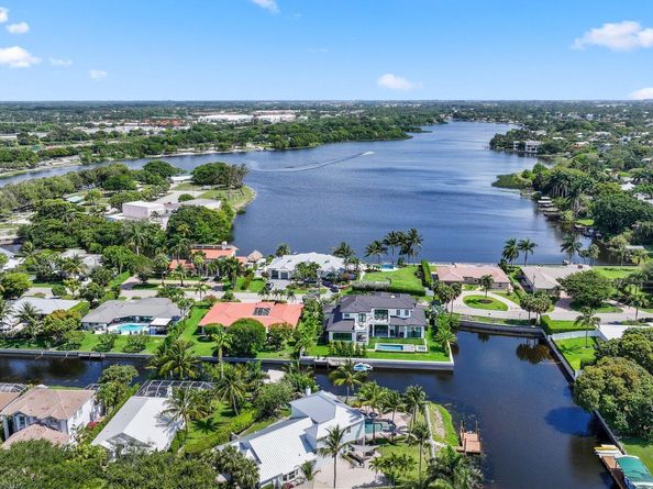 1071 Delray Lakes Drive, Delray Beach FL 33444