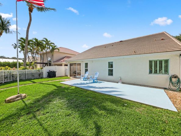 1071 Delray Lakes Drive, Delray Beach FL 33444