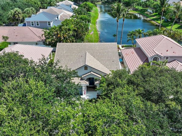 1071 Delray Lakes Drive, Delray Beach FL 33444