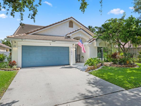 1071 Delray Lakes Drive, Delray Beach FL 33444