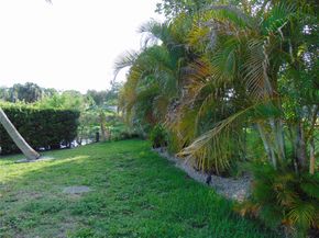 595 E River Dr, Margate FL 33063