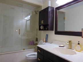 595 E River Dr, Margate FL 33063