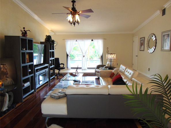 595 E River Dr, Margate FL 33063