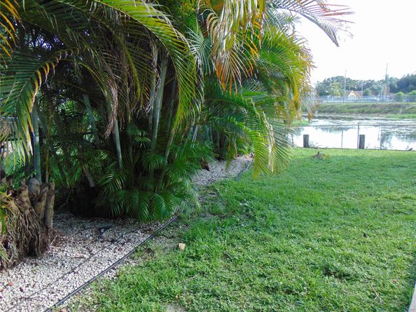 595 E River Dr, Margate FL 33063