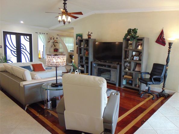 595 E River Dr, Margate FL 33063