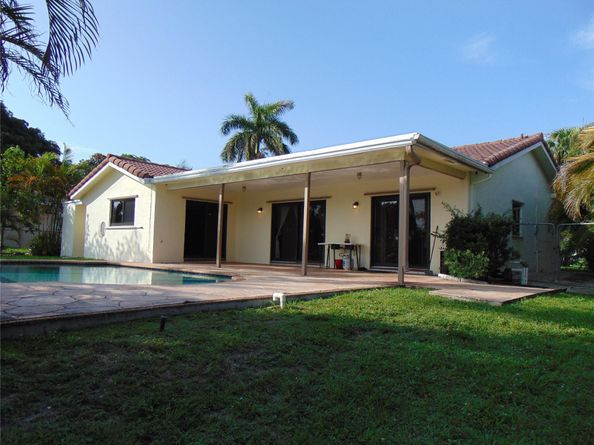 595 E River Dr, Margate FL 33063