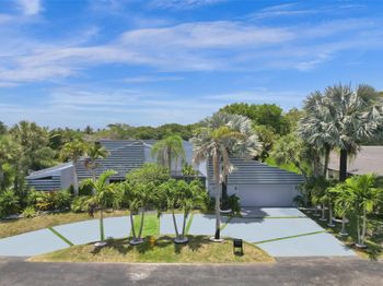 349 Jacaranda Dr