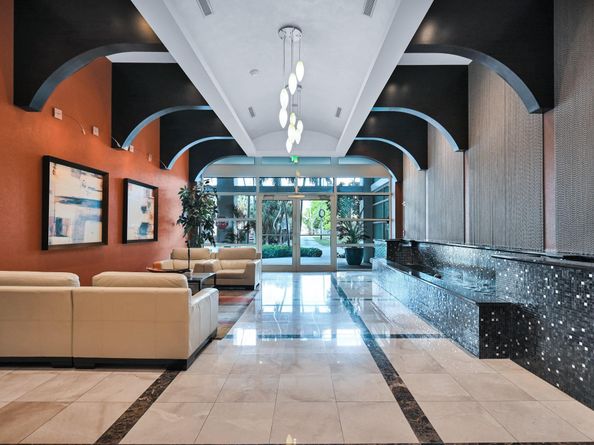 315 NE 3rd Ave 805, Fort Lauderdale FL 33301