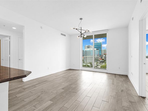 315 NE 3rd Ave 805, Fort Lauderdale FL 33301