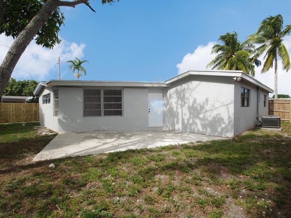3611 NW 35th Ave, Lauderdale Lakes FL 33309