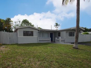 3611 NW 35th Ave
