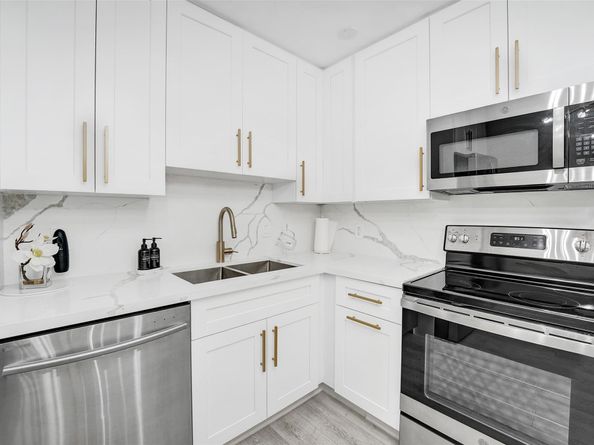 2804 N 46th Ave C330, Hollywood FL 33021