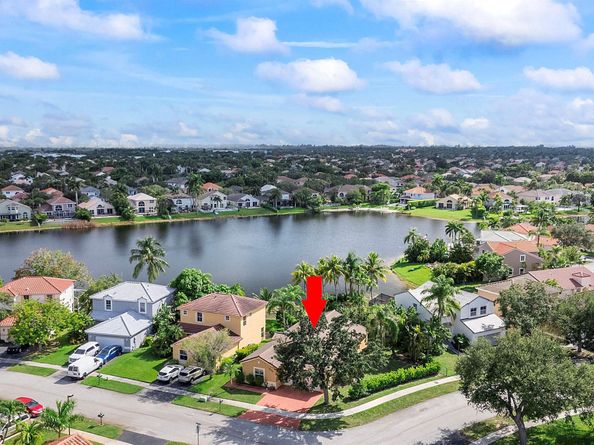 18464 NW 18th St, Pembroke Pines FL 33029
