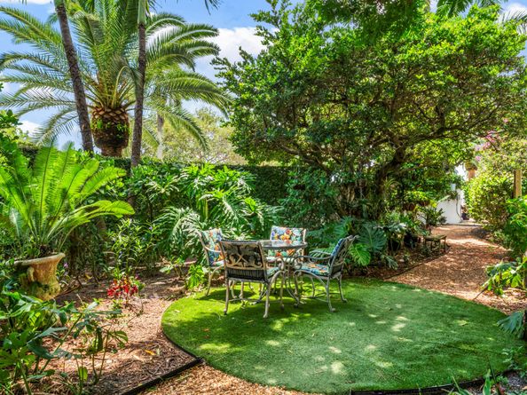 1617 N Flagler Drive 302, West Palm Beach FL 33407