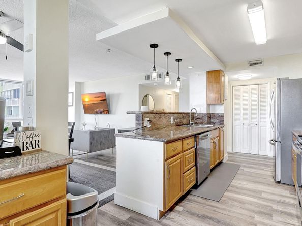 4400 Hillcrest Dr 719C, Hollywood FL 33021