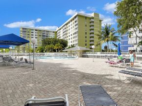 4400 Hillcrest Dr 719C, Hollywood FL 33021