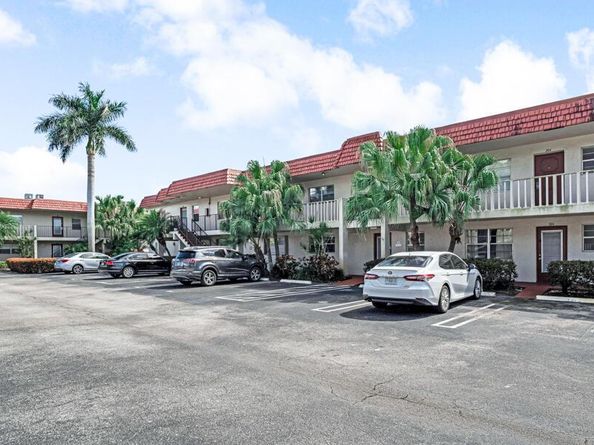 33 Abbey Lane 103, Delray Beach FL 33446