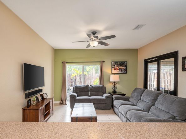 5048 SW 136th Ave, Miramar FL 33027