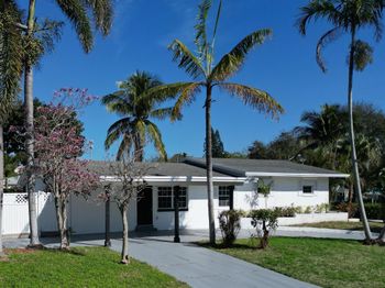 231 N Seacrest Circle