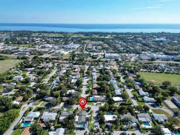 231 N Seacrest Circle, Delray Beach FL 33444