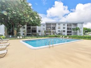 104 Royal Park Dr 4B, Oakland Park FL 33309