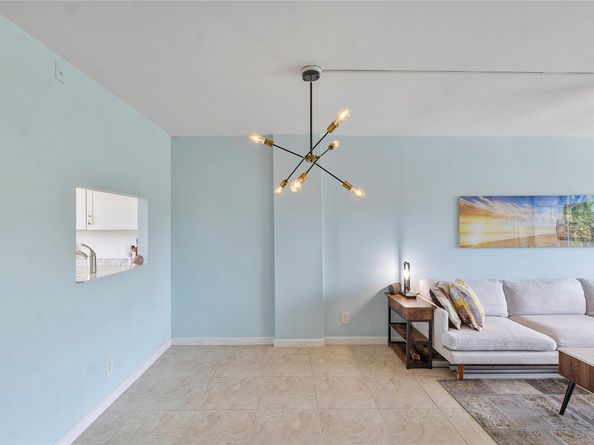 104 Royal Park Dr 4B, Oakland Park FL 33309