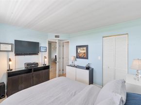 104 Royal Park Dr 4B, Oakland Park FL 33309