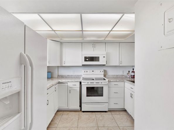 104 Royal Park Dr 4B, Oakland Park FL 33309