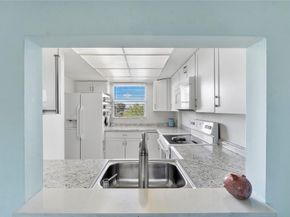 104 Royal Park Dr 4B, Oakland Park FL 33309