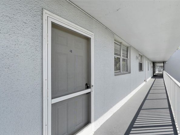 104 Royal Park Dr 4B, Oakland Park FL 33309