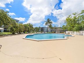 104 Royal Park Dr 4B, Oakland Park FL 33309