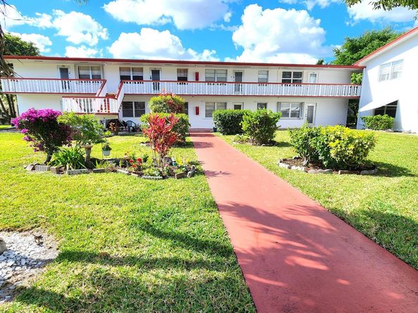 270 Northampton N, West Palm Beach FL 33417